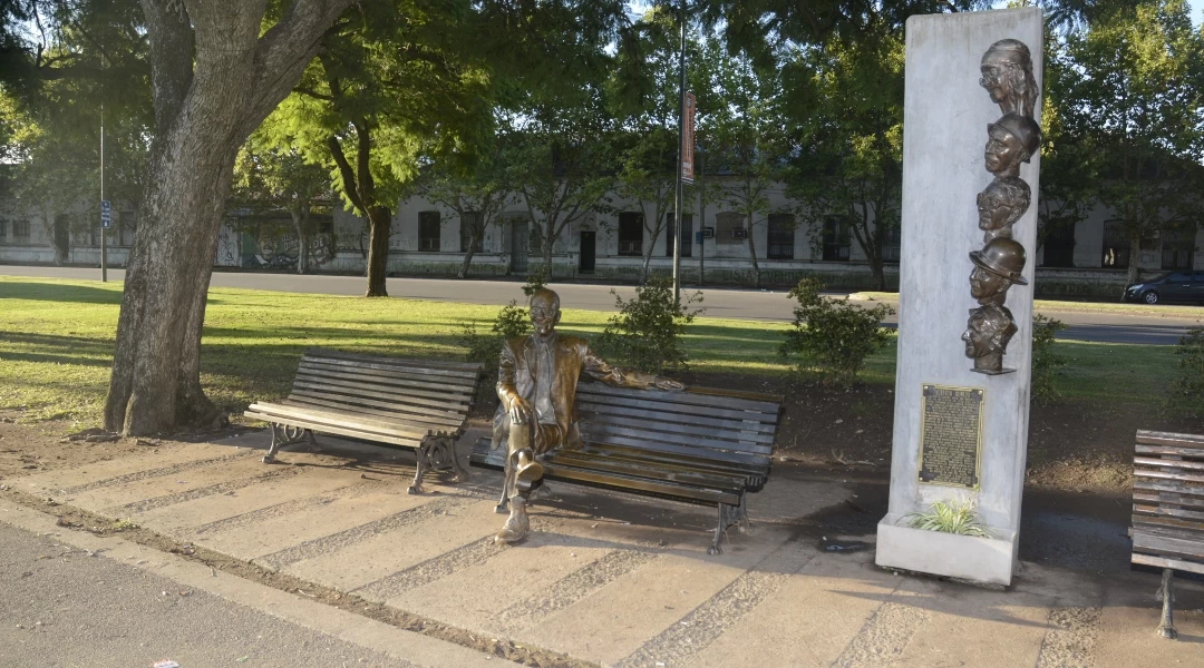 Estatua de Olmedo