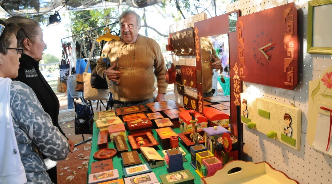 Parque Alem Street Market